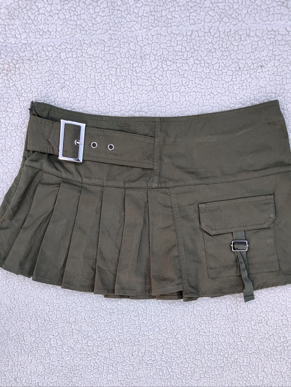 Women’s Olive Green Pleated Belted Mini Skirt